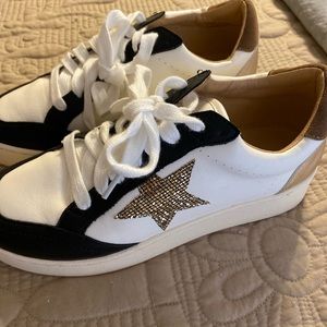 Oasis Society California Gold Star Sneakers